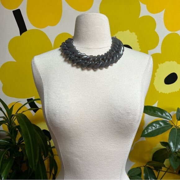 Trendy Oversized Acrylic Resin Chain Link Gray Silver Toned Statement Necklace - Picture 8 of 11